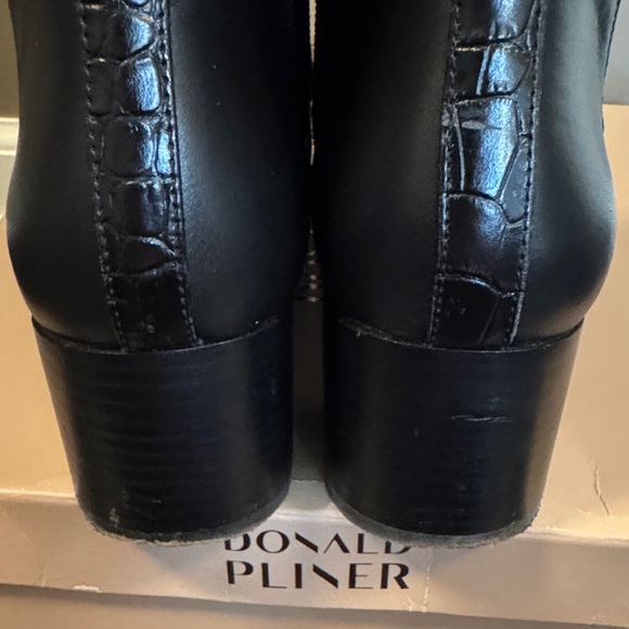 Donald J. Pliner Kelsee Black Leather & Suede Ankle Booties size 10 - Picture 11 of 15